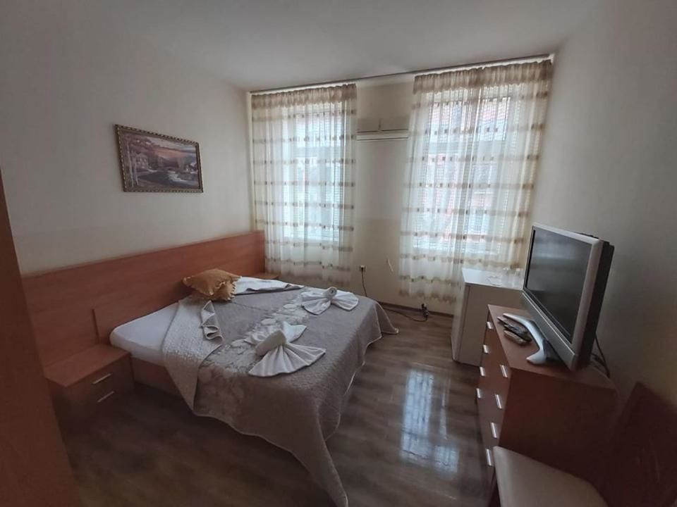 Отель Hotel Mirage Pleven Плевен