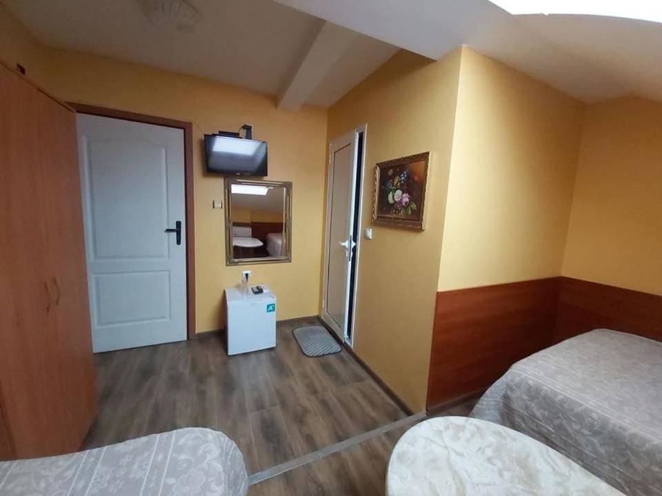 Отель Hotel Mirage Pleven Плевен