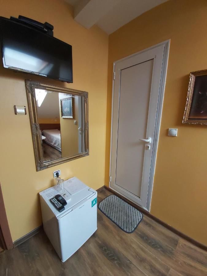 Отель Hotel Mirage Pleven Плевен