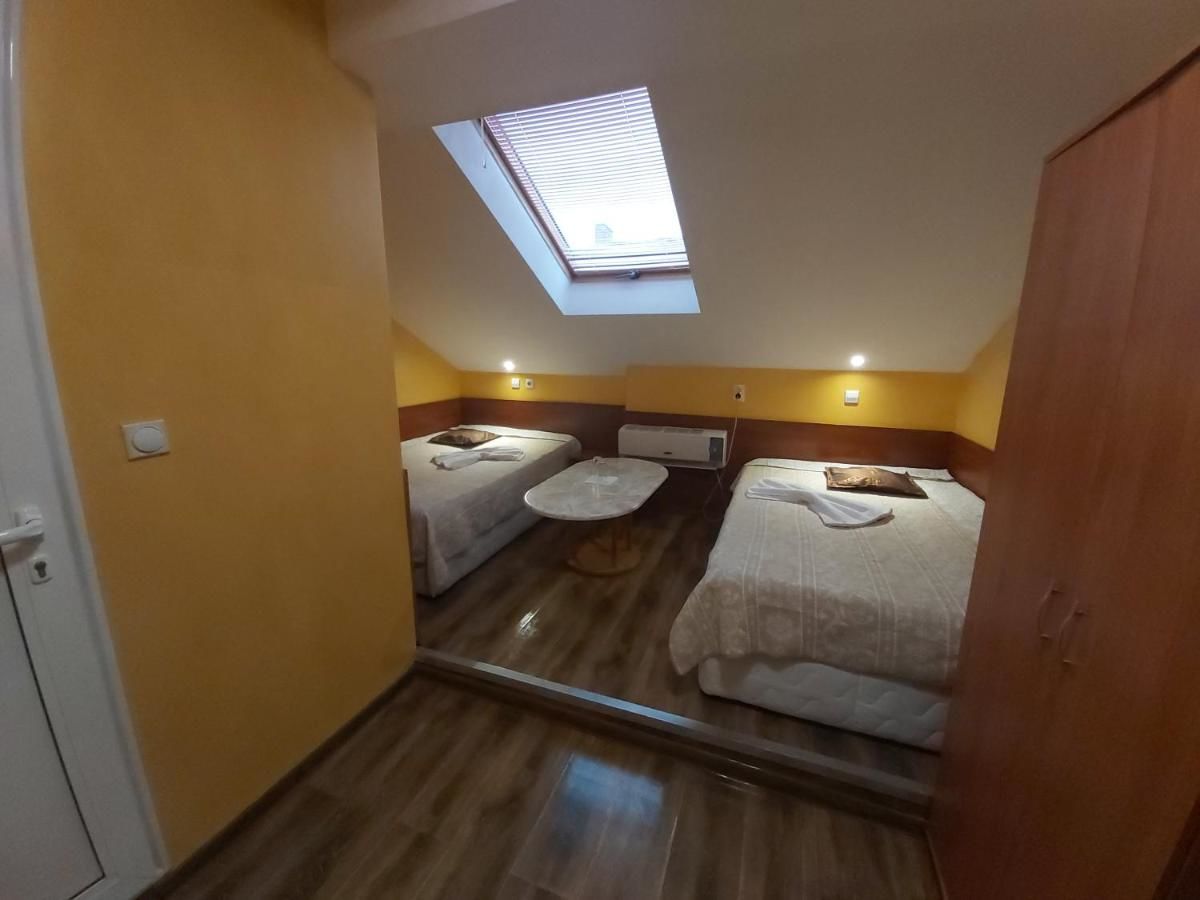 Отель Hotel Mirage Pleven Плевен