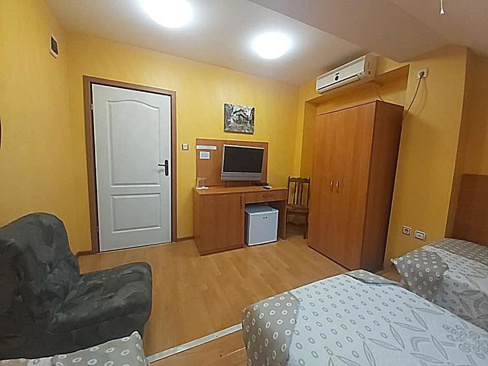 Отель Hotel Mirage Pleven Плевен