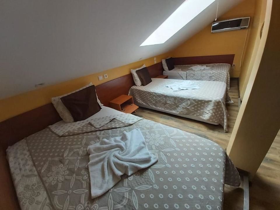 Отель Hotel Mirage Pleven Плевен